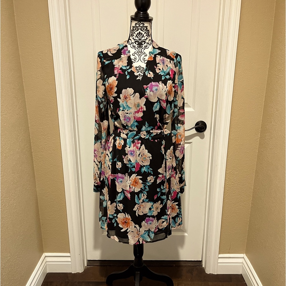 Colorful dress floral/black background print. Wrap.   Sz M